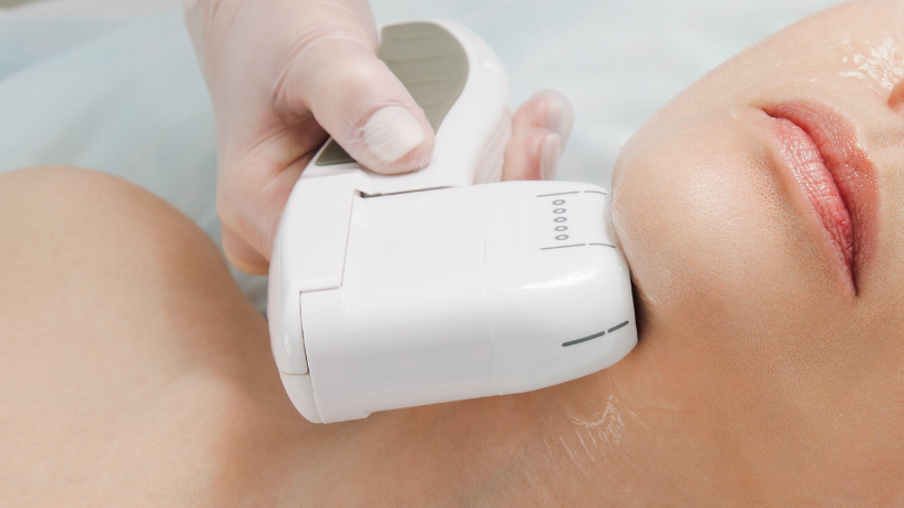 Envelheça com elegância e autoestima com os cuidados personalizados do Dr. Gilberson Wanderley Silva.