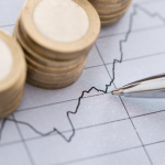 Andrey de Oliveira Pontes mostra como viver abaixo do padrão pode abrir espaço para investir mais e construir um futuro financeiro sólido.