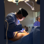 Milton Seigi Hayashi esclarece que a lipoaspiração remodela o corpo, mas não substitui emagrecimento ou hábitos saudáveis.