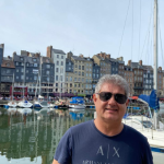 Praia Do Forte reúne mar, vilarejo e projetos ambientais apresentados por Leonardo Rocha de Almeida.