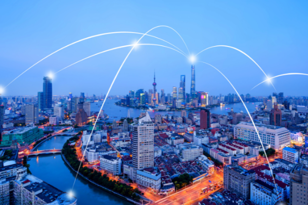 Matheus Vinicius Voigt explica como automação e inovação modernizam redes de iluminação pública.