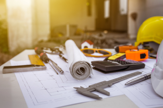 Compatibilização entre contenção e arquitetura: como prevenir improvisos em obra é analisado por Valderci Malagosini Machado com foco em segurança e precisão técnica.