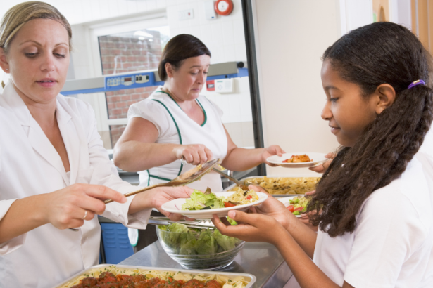 Concurso de Receitas da Alimentação Escolar: Oportunidade para Valorização Profissional e Nutrição Saudável